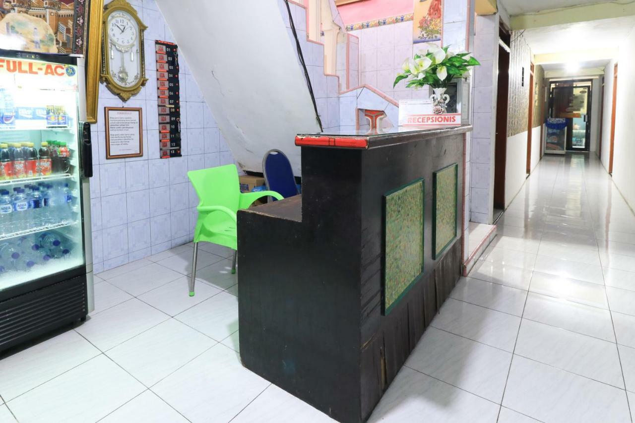 Dharmawati Homestay Syariah At Terminal Purabaya Waru Kültér fotó