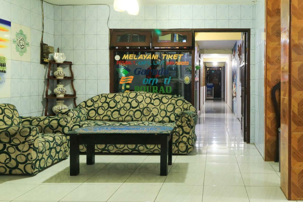 Dharmawati Homestay Syariah At Terminal Purabaya Waru Kültér fotó