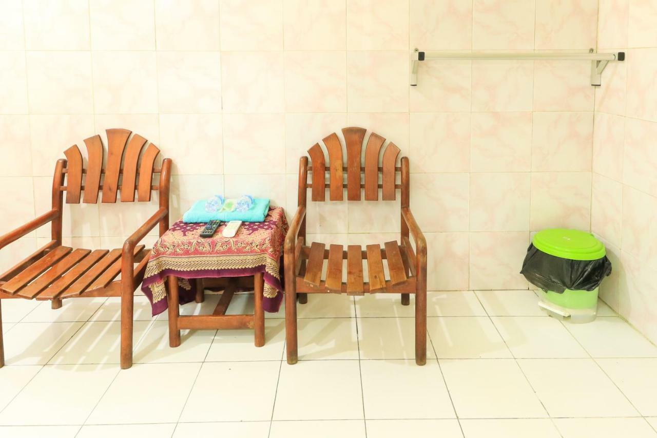 Dharmawati Homestay Syariah At Terminal Purabaya Waru Kültér fotó