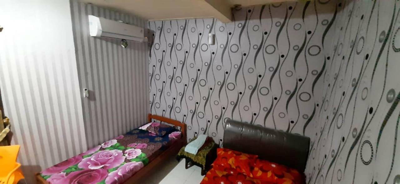Dharmawati Homestay Syariah At Terminal Purabaya Waru Kültér fotó